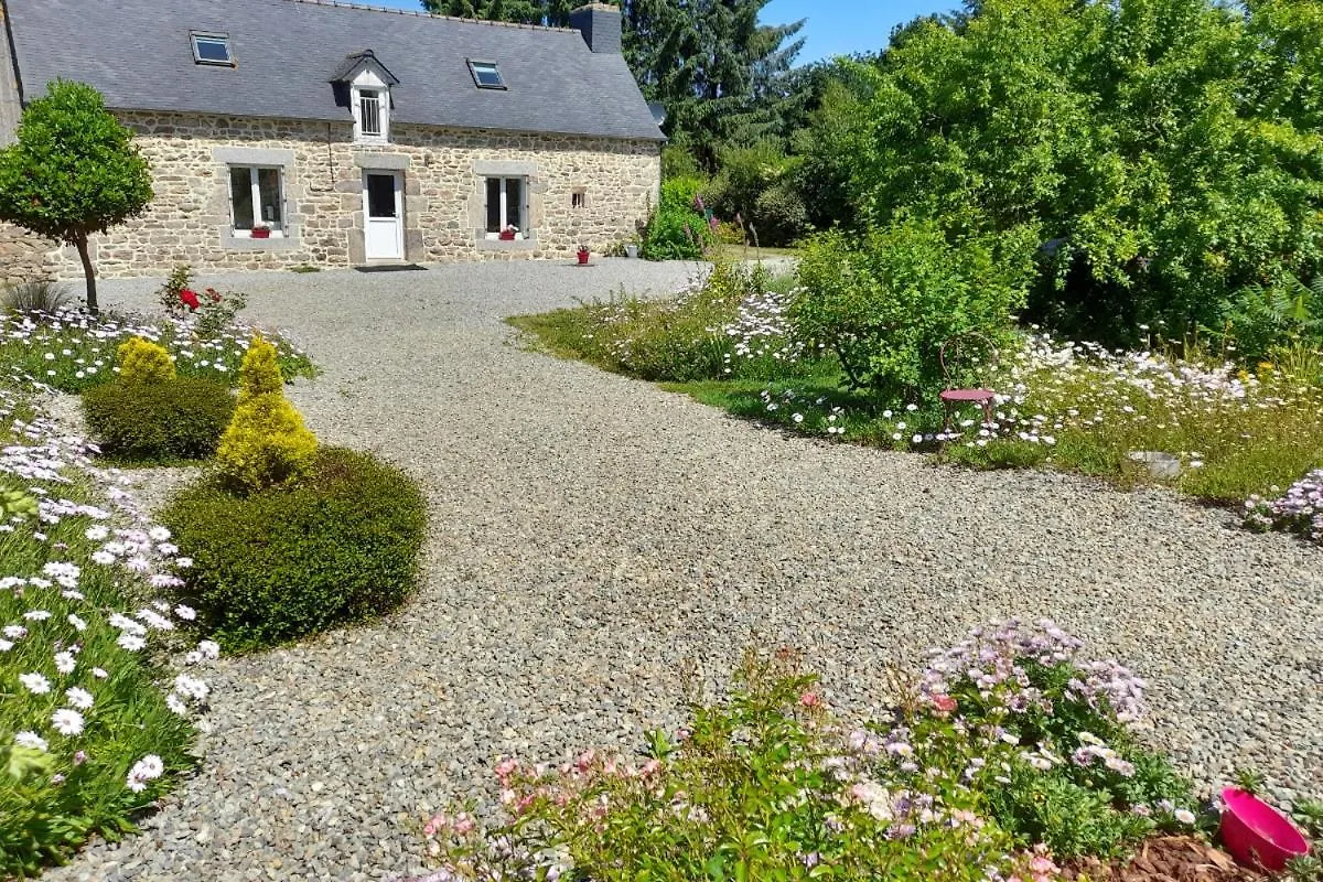 Maison Au Calme En Pleine Nature A Bourbriac